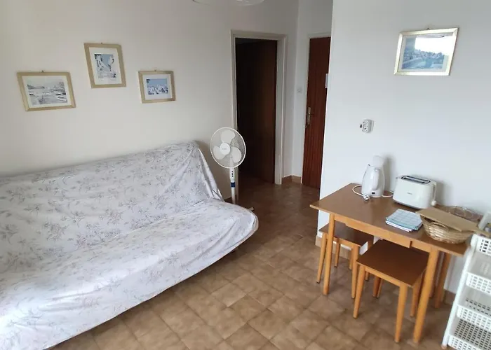 アパート Corkalo